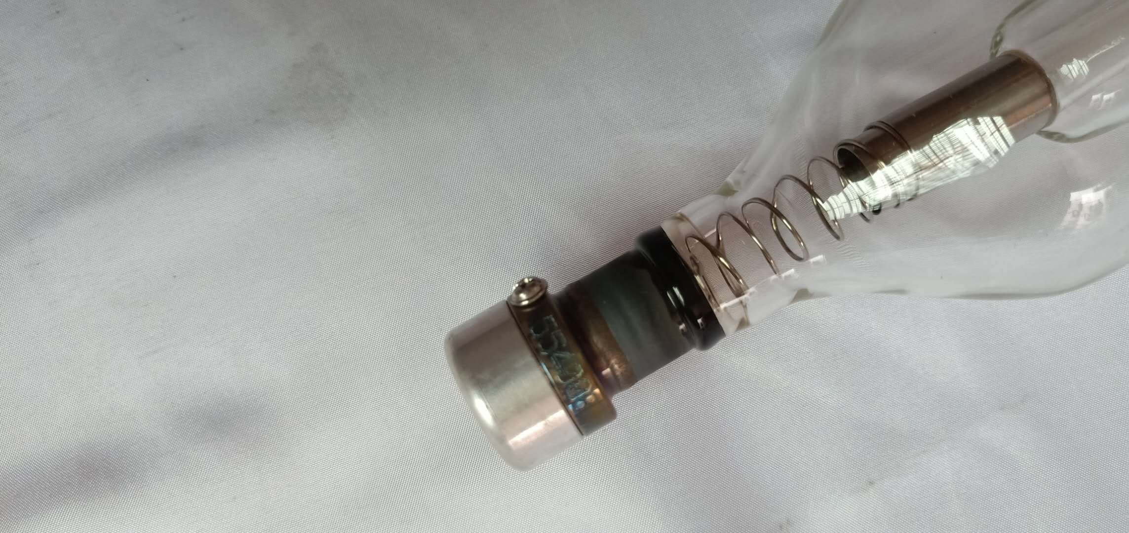 小型激光切割機(jī)激光管在使用的時候需要注意些什么？
