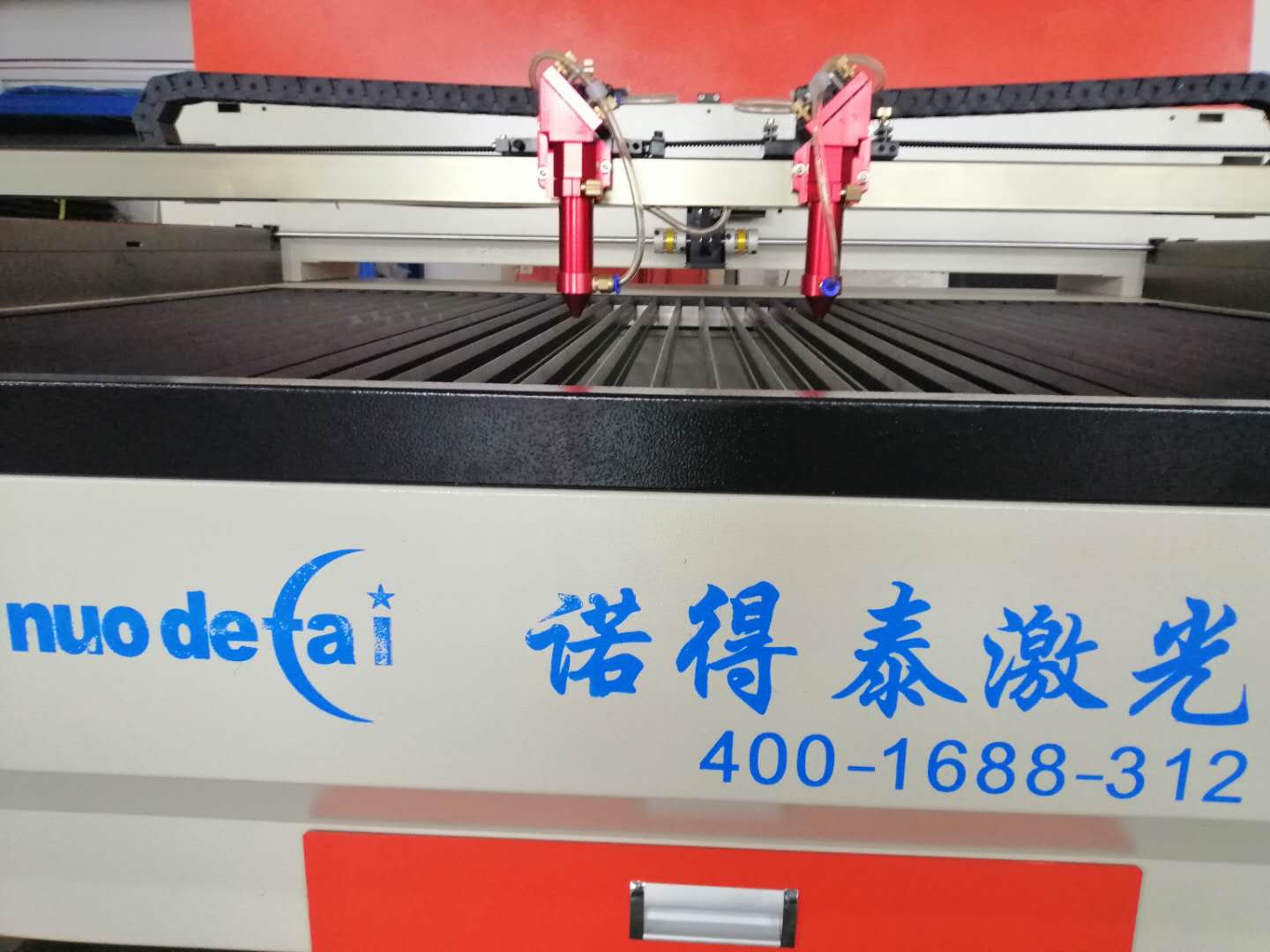 一臺(tái)切割速度快效果好的亞克力激光切割機(jī)要具備哪些要求？