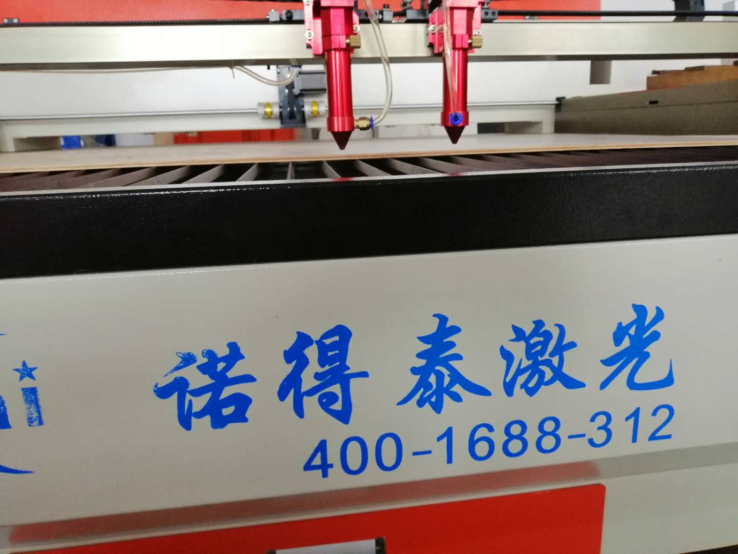 玻璃管二氧化碳激光切割機(jī)只出現(xiàn)一些微弱的光是什么原因？