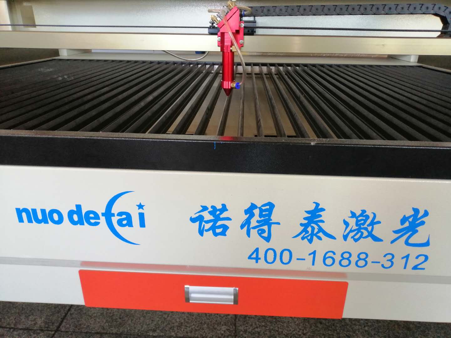 布料激光切割機(jī)有什么型號(hào)規(guī)格，廠家價(jià)格如何!