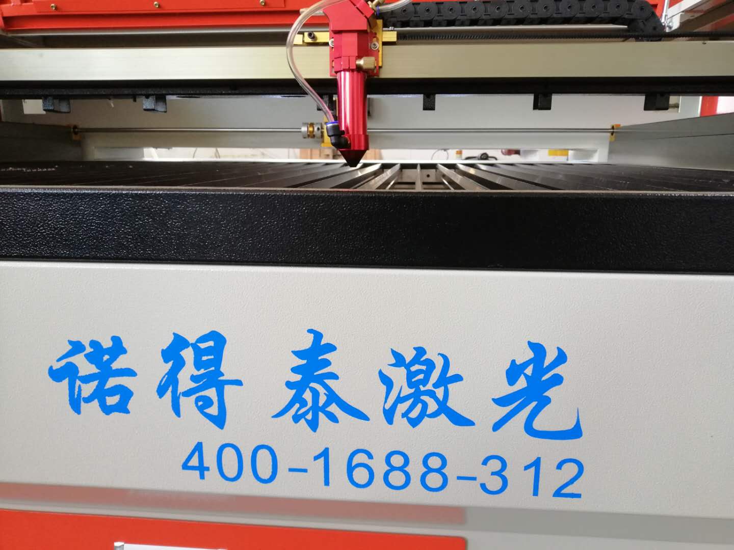 高功率亞克力激光切割機(jī)面臨技術(shù)問(wèn)題有哪些？